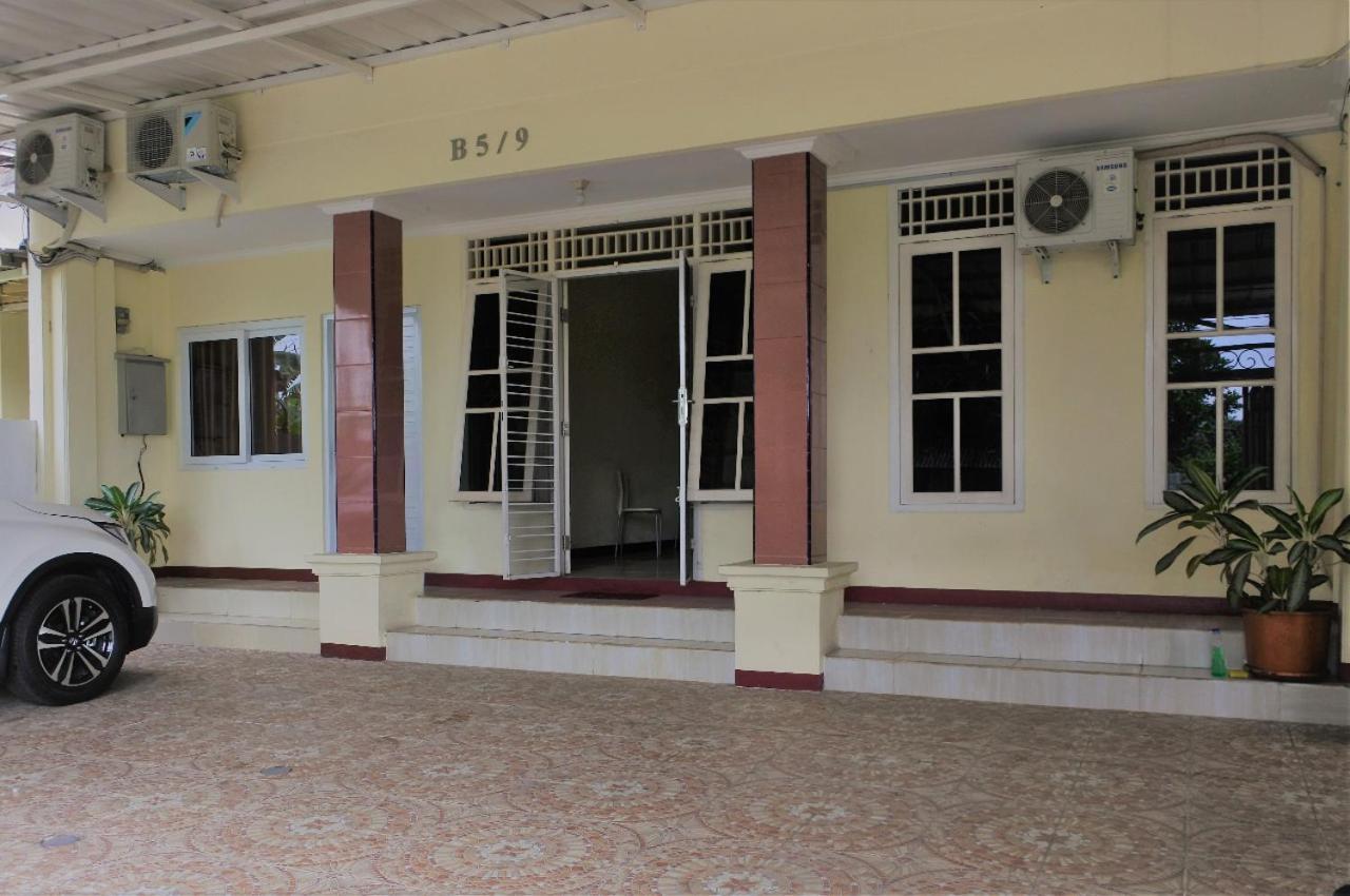 Aquina House Hotel Bogor Ngoại thất bức ảnh