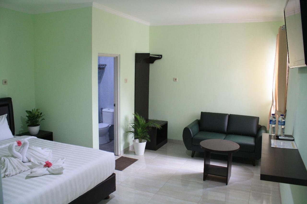 Aquina House Hotel Bogor Ngoại thất bức ảnh