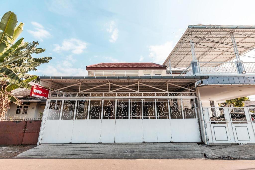 Aquina House Hotel Bogor Ngoại thất bức ảnh